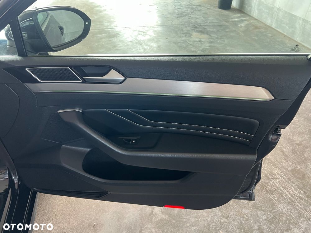 Volkswagen Passat 2.0 TDI EVO Business - 31