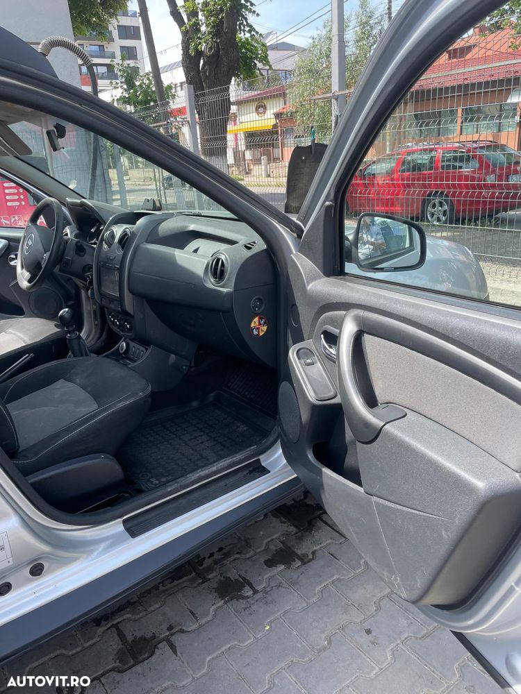 Dacia Duster 1.2 TCe 4x4 Laureate - 2