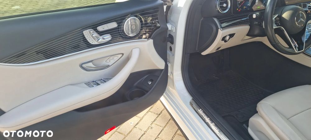 Mercedes-Benz Klasa E 450 4Matic 9G-TRONIC AMG Line - 21