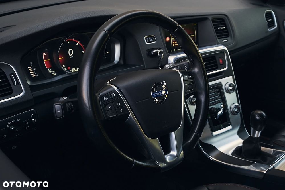 Volvo V60 D2 Ocean Race - 12