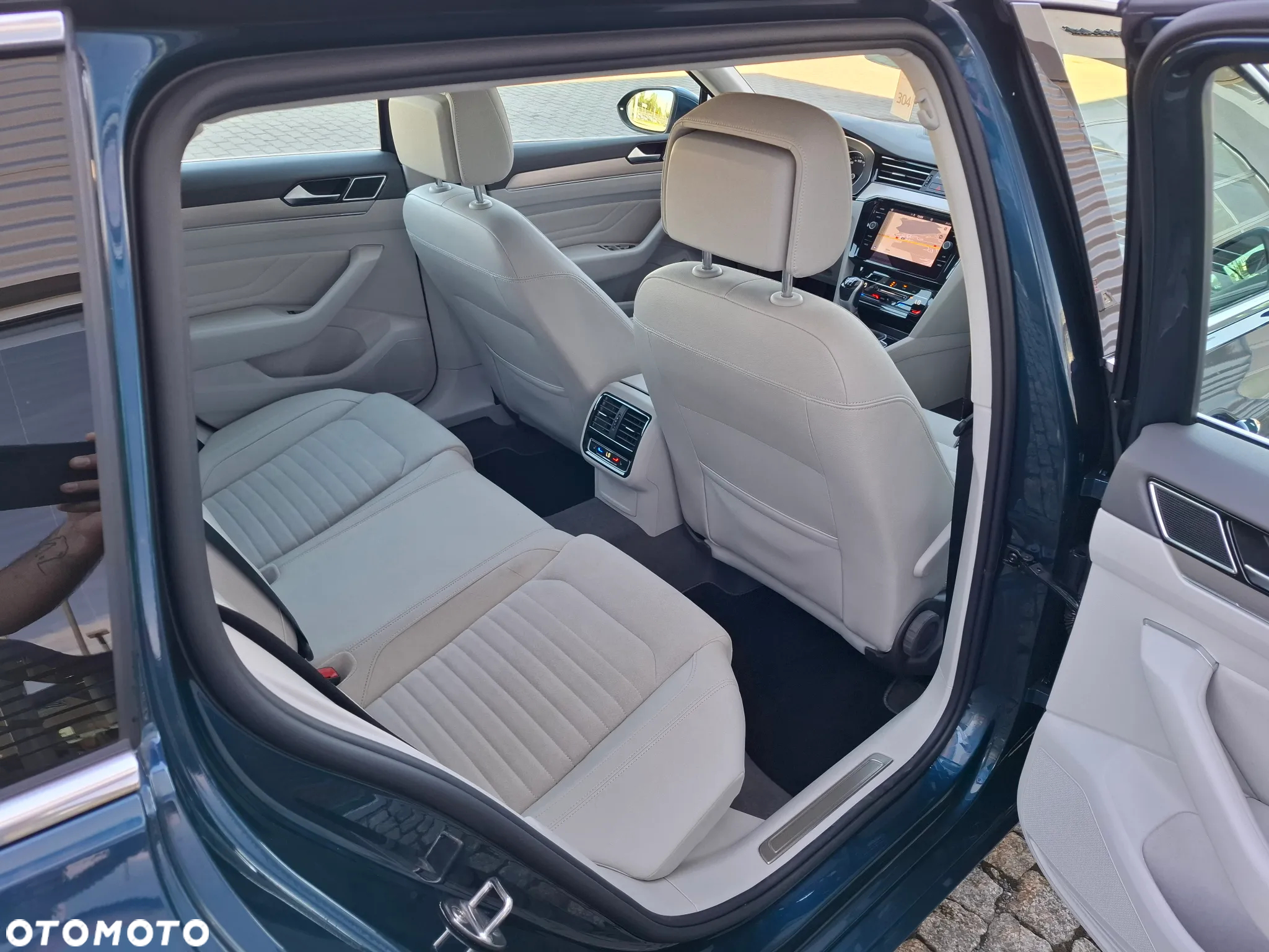Volkswagen Passat Variant 2.0 TDI SCR Elegance - 8