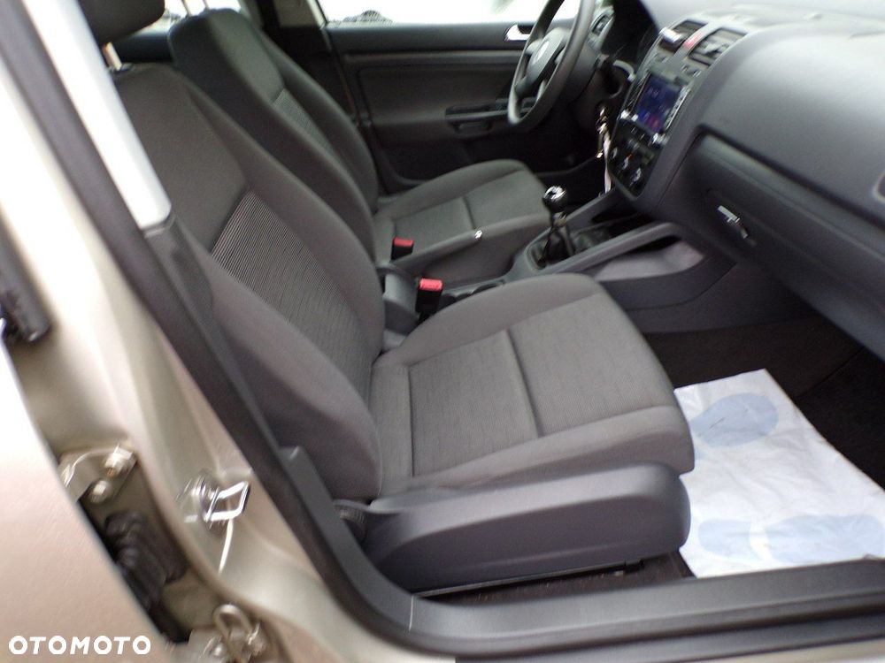 Volkswagen Golf 1.6 Comfortline - 17