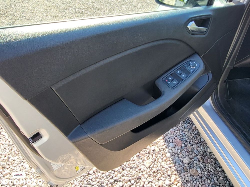 Renault Clio - 10