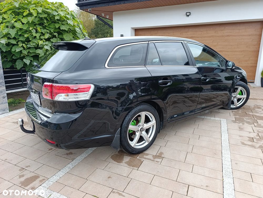 Toyota Avensis - 13