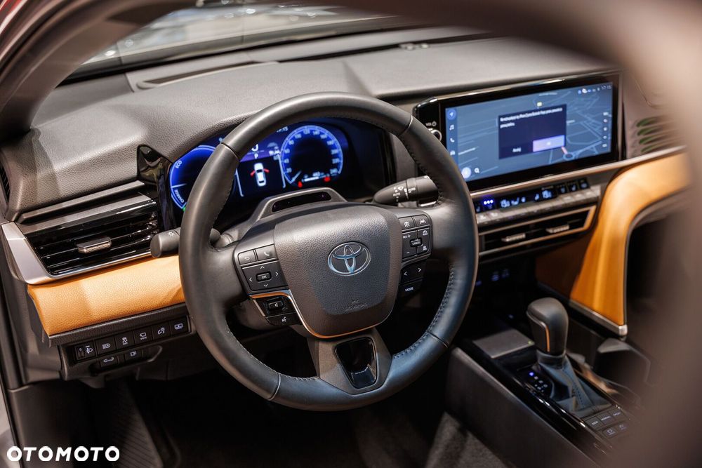 Toyota Camry - 30