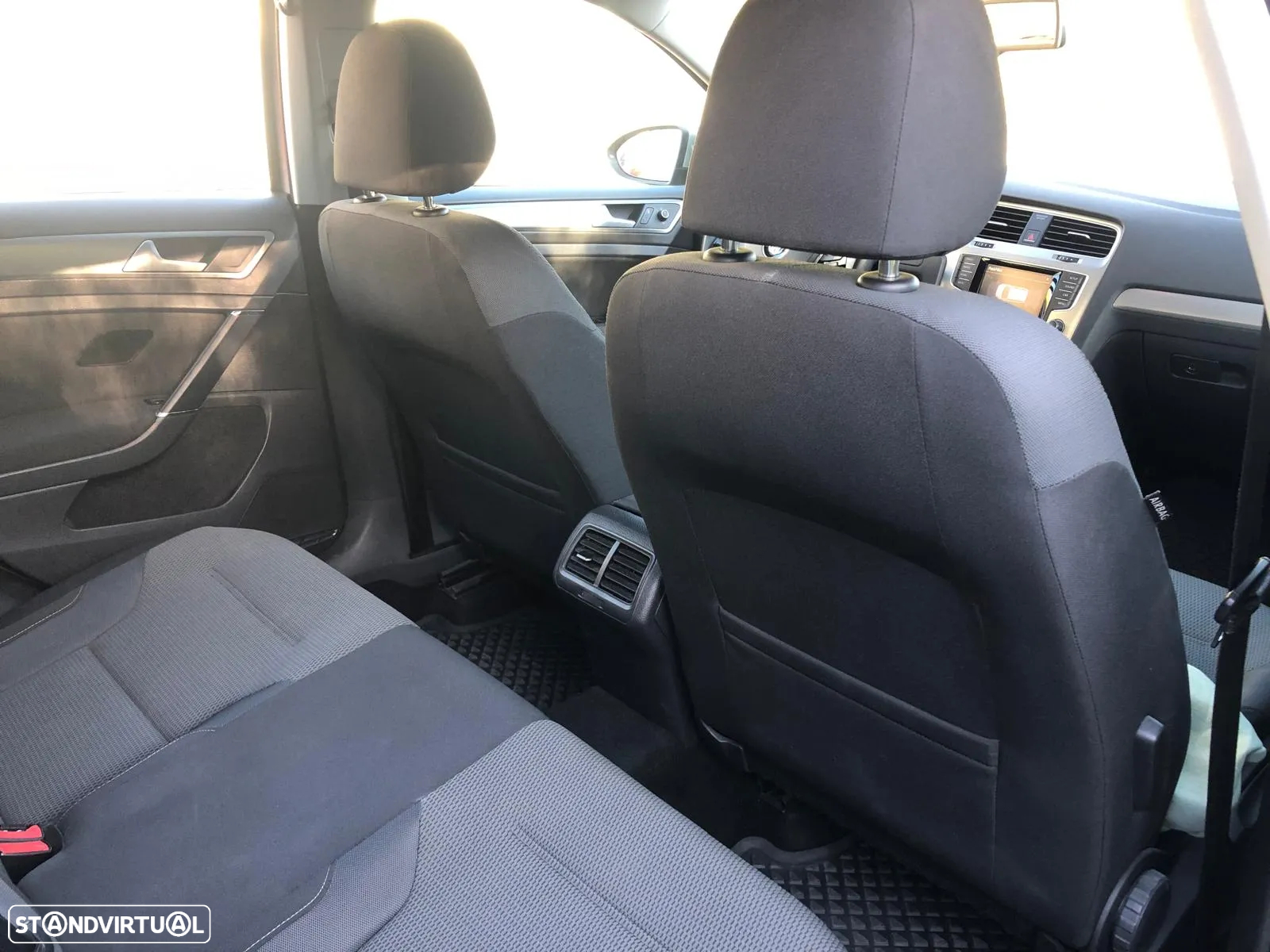 VW Golf Variant 1.6 TDi Confortline - 25