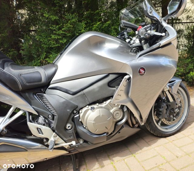 Honda VFR - 4