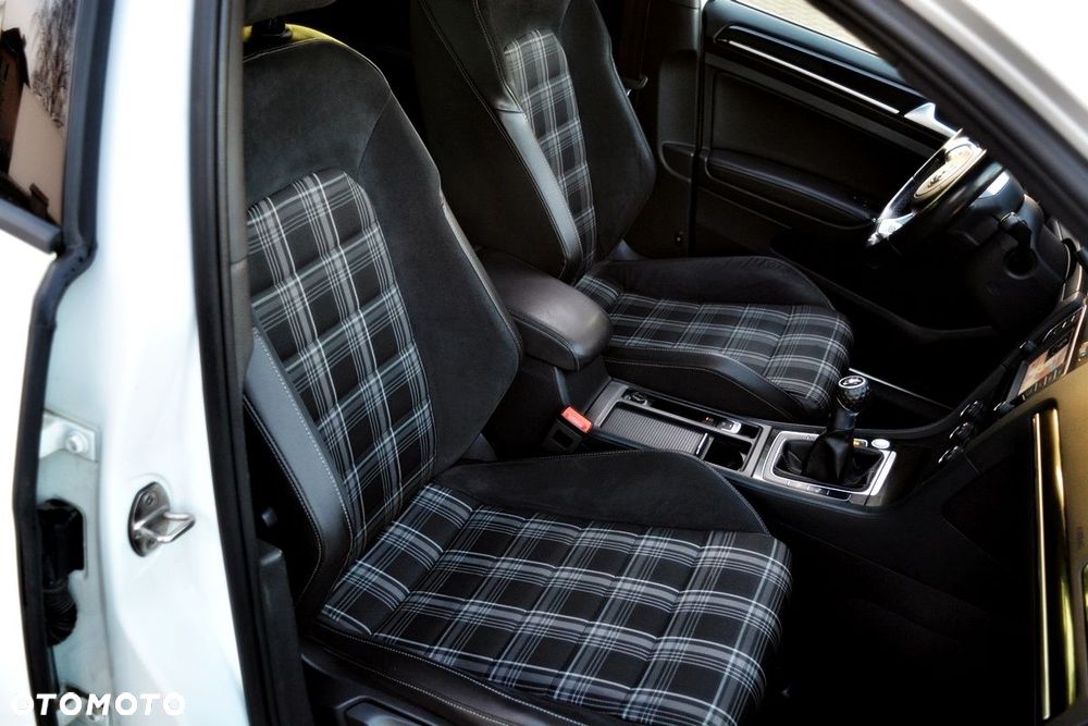 Volkswagen Golf GTD BlueMotion Technology - 30