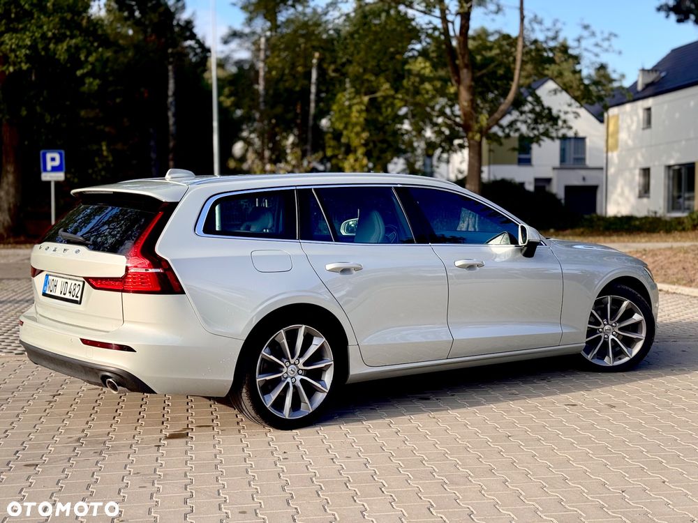 Volvo V60 D3 Momentum Pro - 25