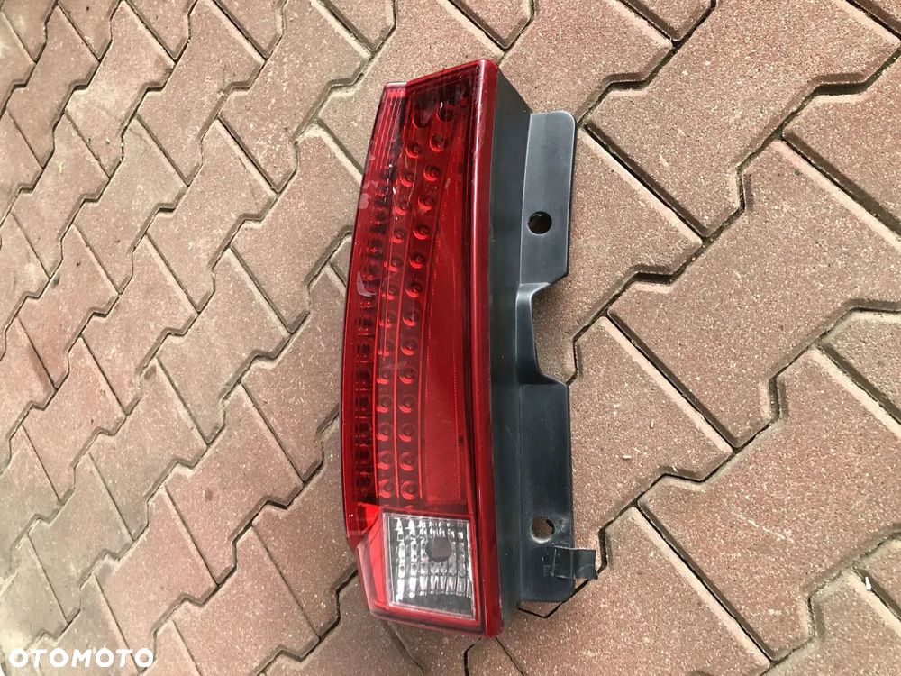 CADILLAC ESCALADE III 6,2 V8 2006-2014 LAMPA LEWA TYLNA TYŁ LED - 4