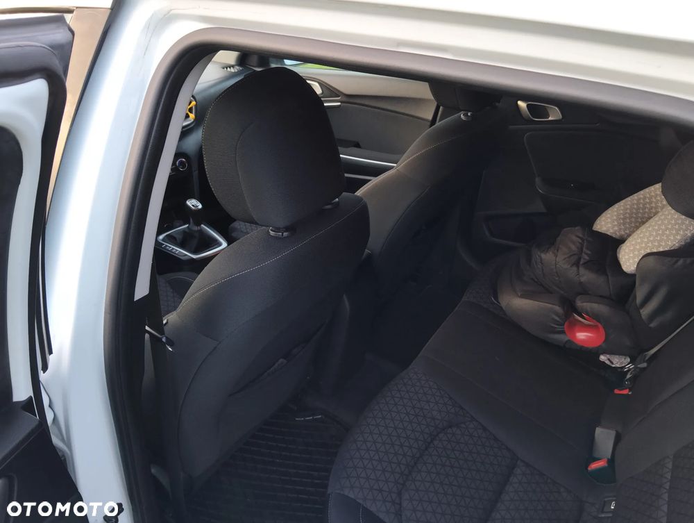 Kia Ceed - 22