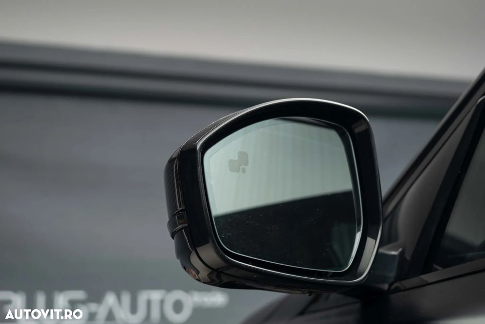 Jaguar F-Pace P550 AWD SVR - 13