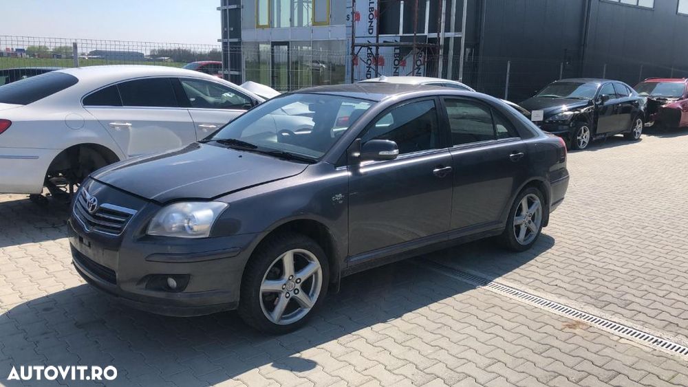 Dezmembram Toyota Avenssis 2.2 D an fabr 2001 - 3