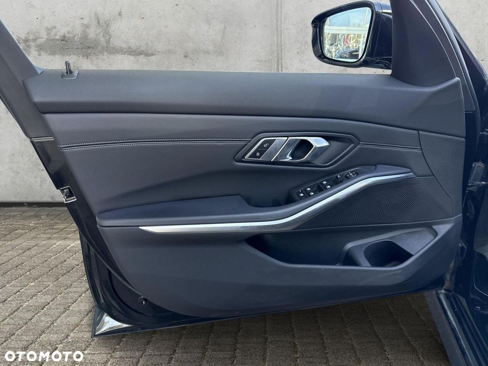 BMW Seria 3 - 11