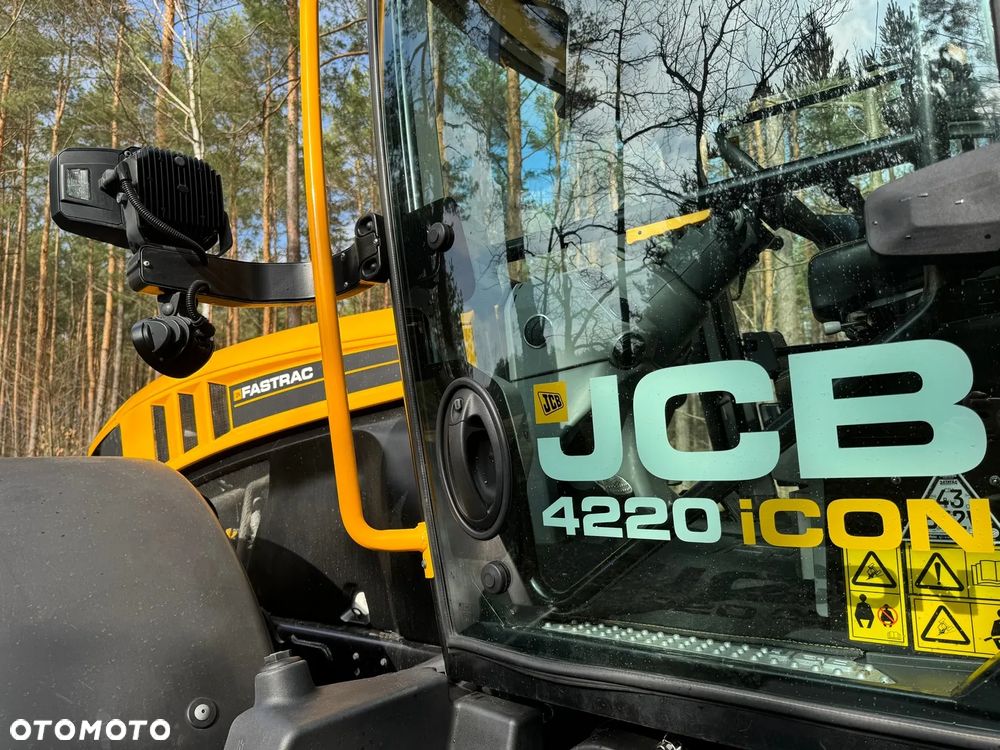JCB Fastrac 4220 ICON | DEMO |220 KM |2022 ROK - 33