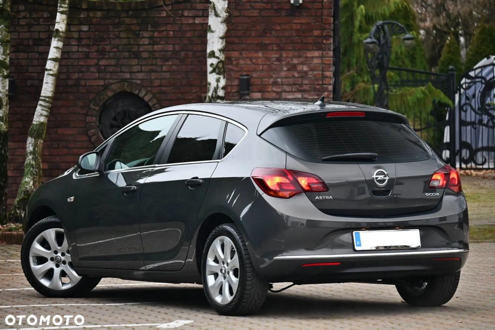 Opel Astra ver-1-4-turbo-cosmo - 17