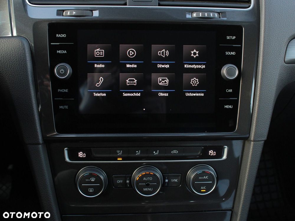 Volkswagen Golf 1.5 TSI BMT Comfortline - 21