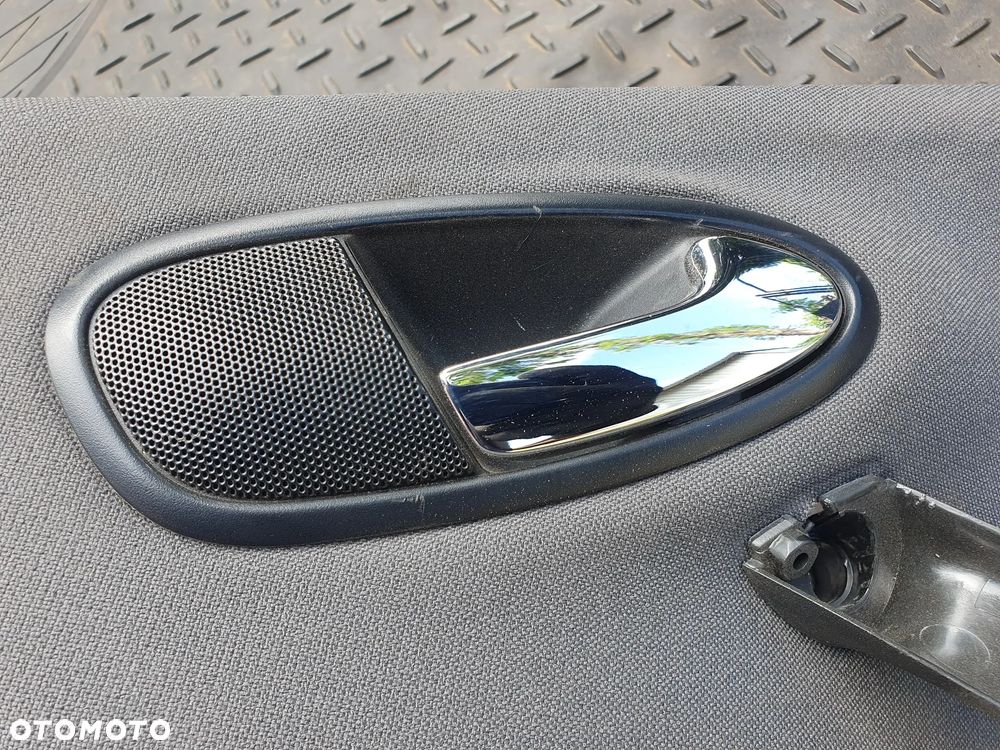 SEAT TOLEDO III BOCZEK PANEL UCHWYT KLAMKA DRZWI PRAWY TYŁ 5P0867114 5P0867180A - 2