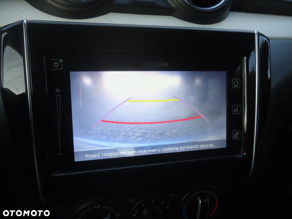 Suzuki Swift 1.2 Premium Plus - 10