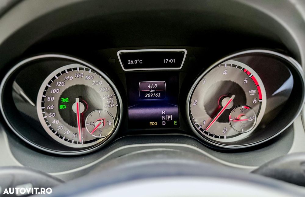 Mercedes-Benz GLA 200 d 4MATIC 7G-DCT AMG Line - 13