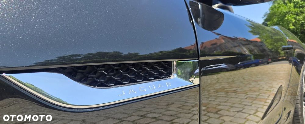 Jaguar F-Type R-Dynamic - 8