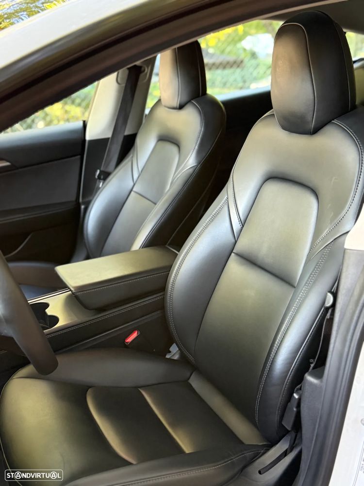 Tesla Model 3 - 9