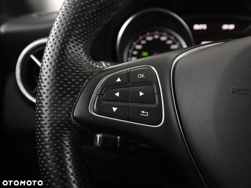 Mercedes-Benz CLA 180 Urban - 31