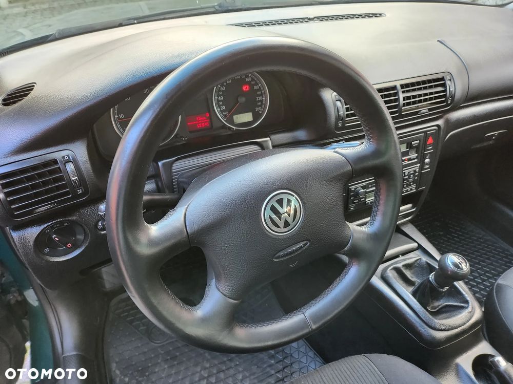 Volkswagen Passat - 10