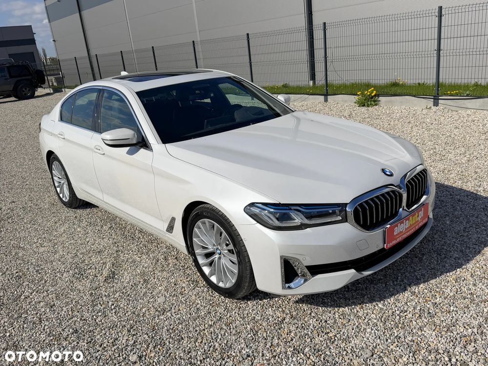 BMW Seria 5 520i Sport Line - 4