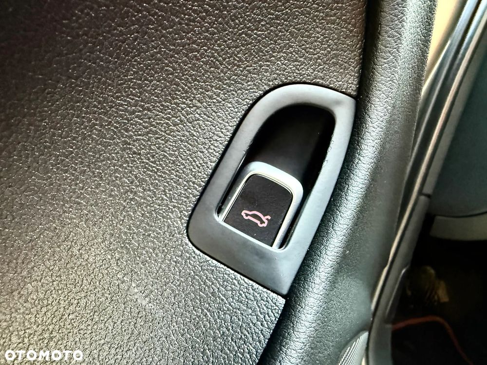 Audi A4 Avant 2.0 TDI ultra S tronic - 19