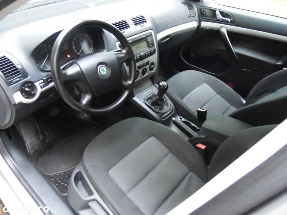 Skoda Octavia 1.6 Team Edition - 30