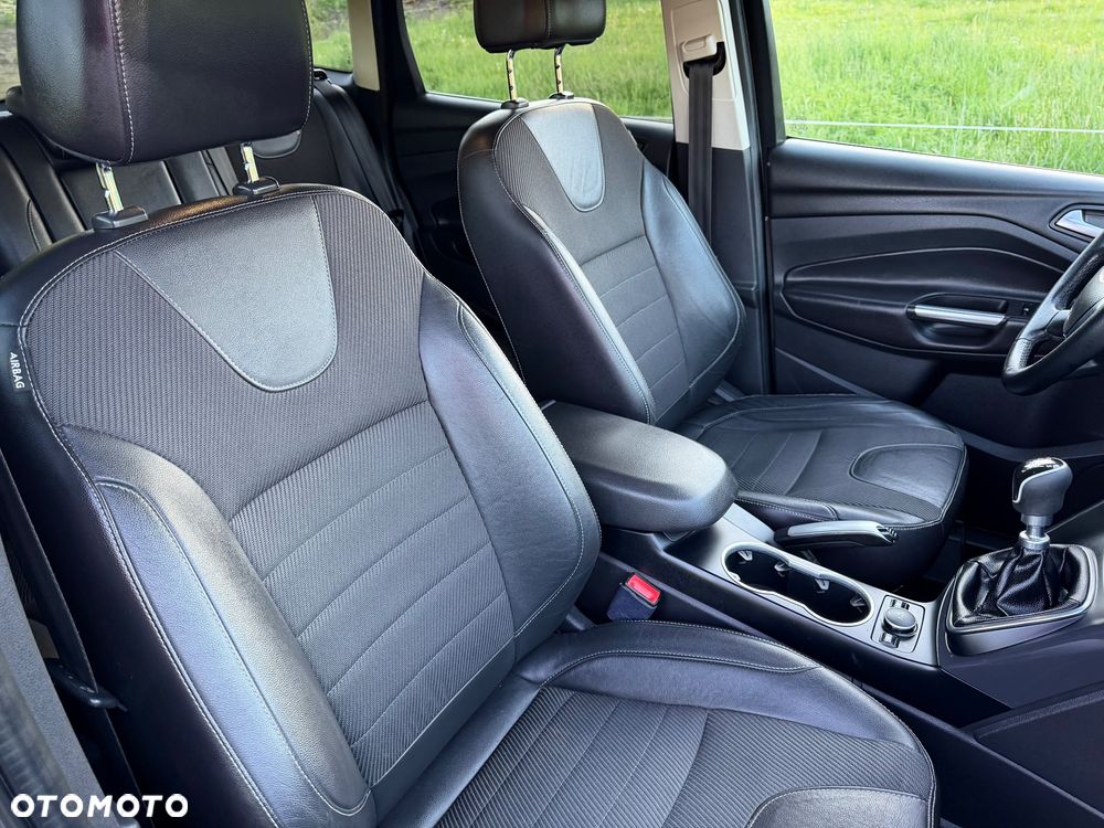 Ford Kuga 2.0 TDCi 2x4 Champions Edition - 35