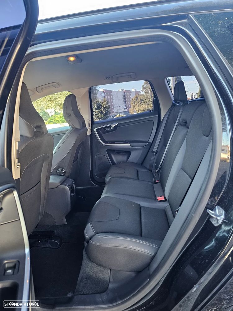 Volvo XC 60 2.0 D4 Dynamic Edition - 16
