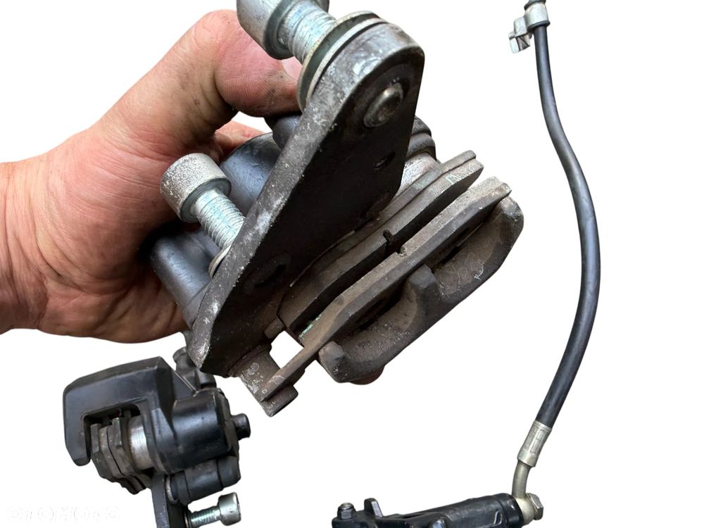 Zacisk pompa przód   Piaggio X8   400  XEVO 400 - 8