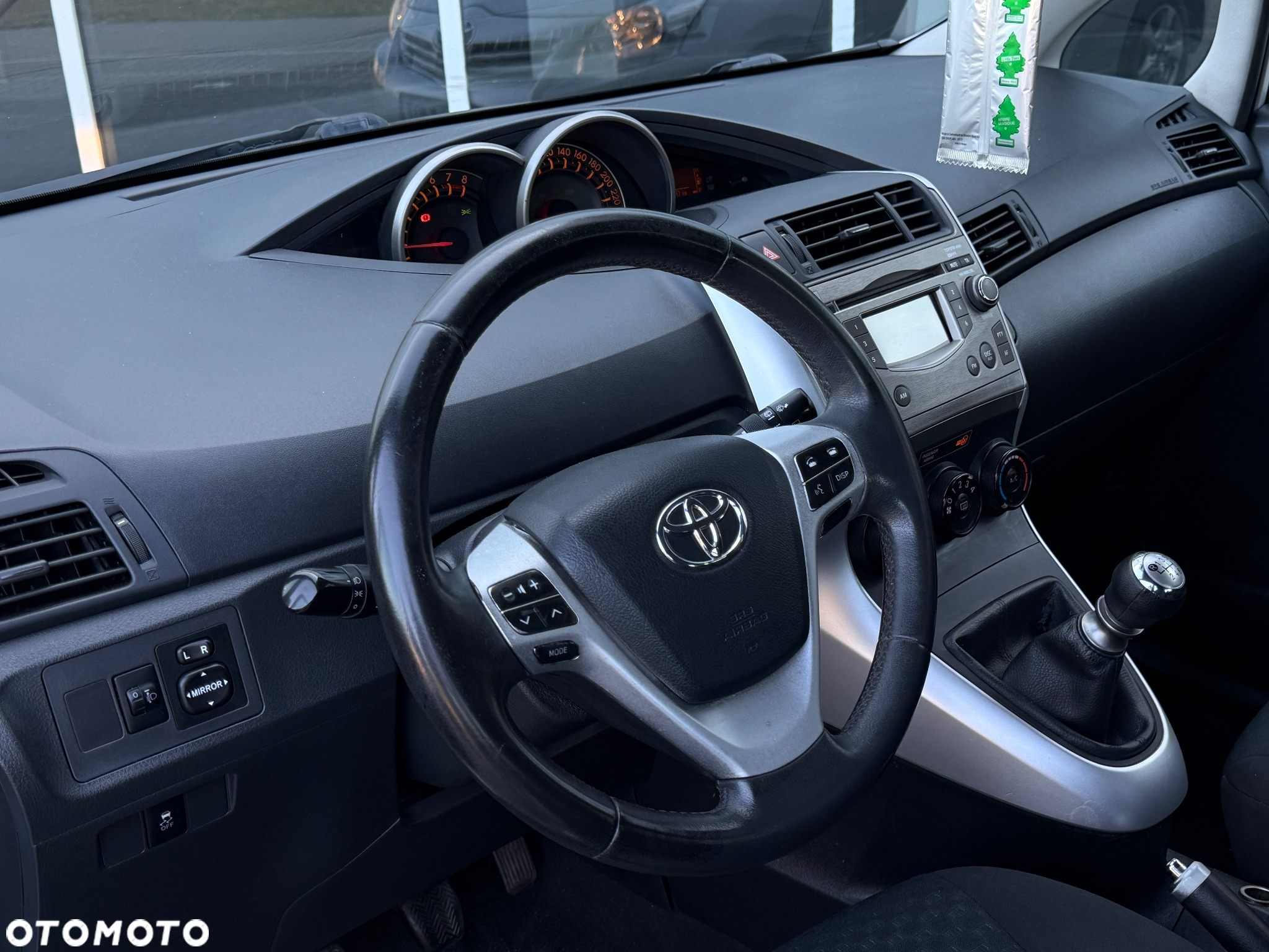 Toyota Verso 1.6 Premium 7os - 14