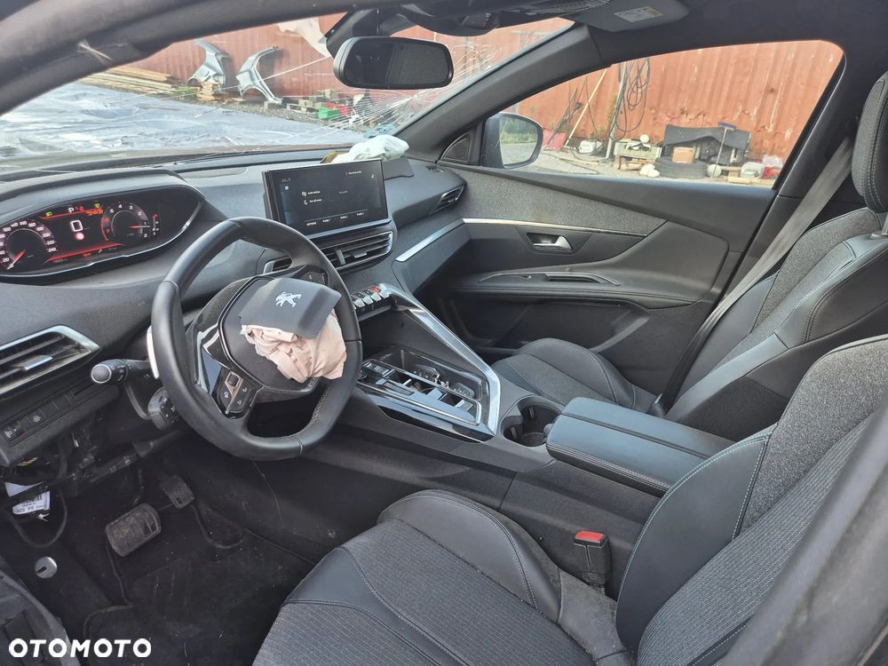 Peugeot 3008 1.2 PureTech Allure Pack S&S EAT8 - 24