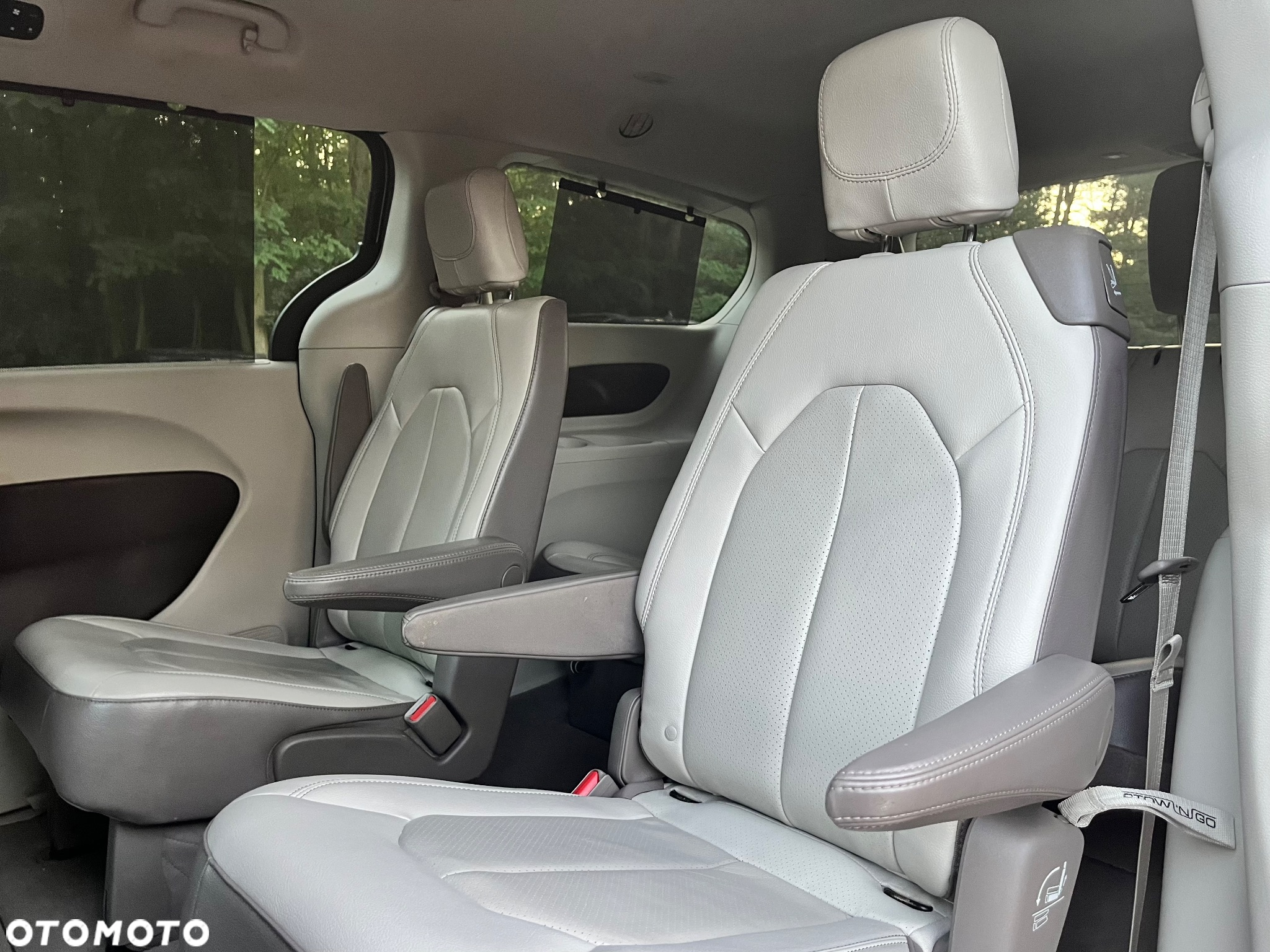 Chrysler Pacifica - 11