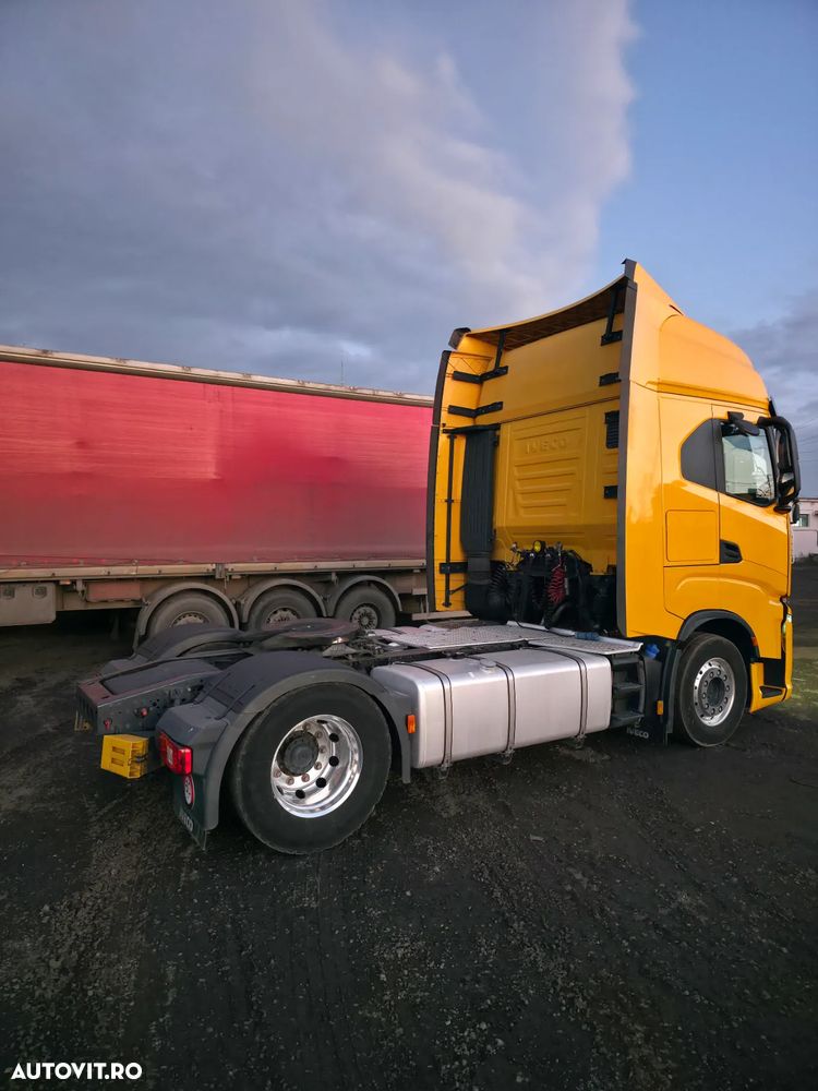 Iveco Stralis Hi-Way - 14