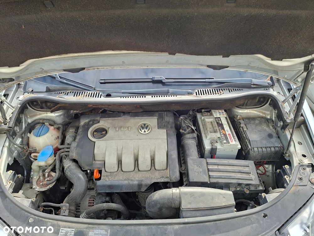 Volkswagen Touran - 20
