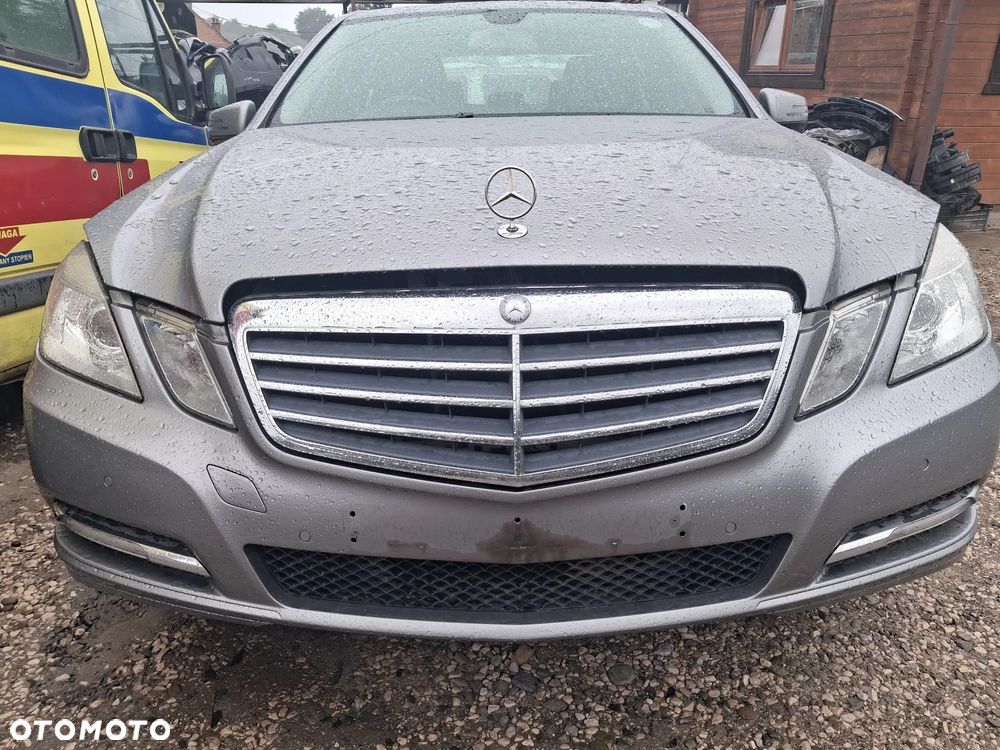 MERCEDES W212 SEDAN ZDERZAK PRZEDNI PRZOD 792 - 1