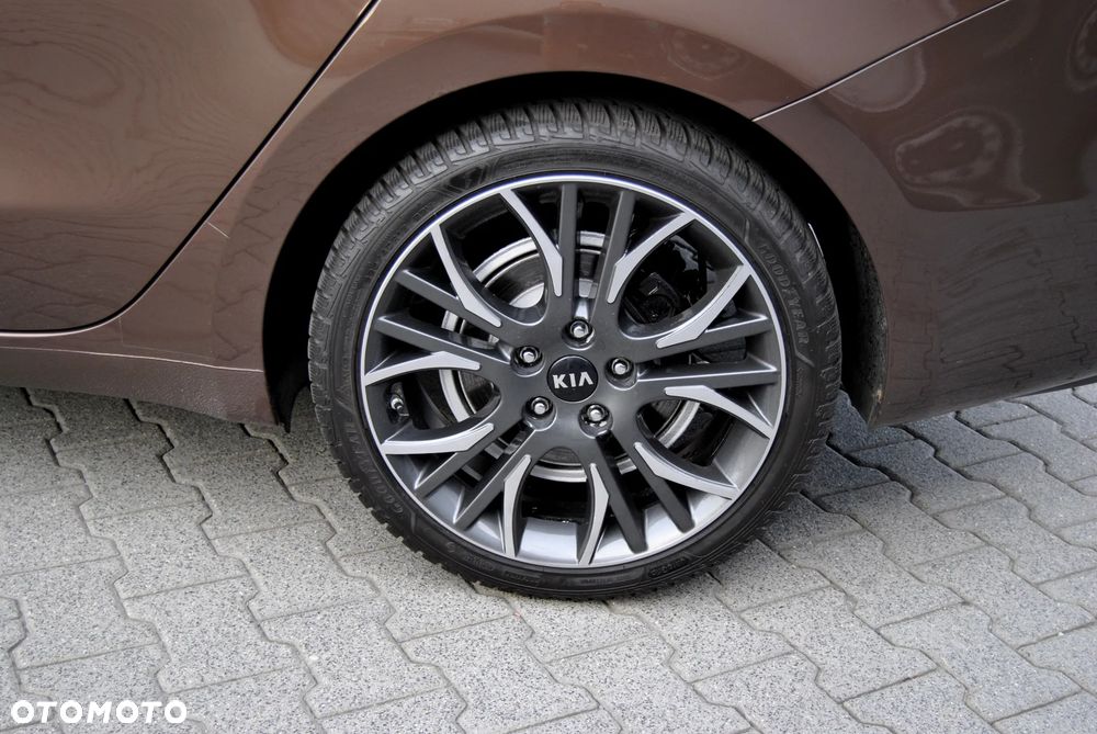 Kia Ceed 1.6 GDI Spirit - 12