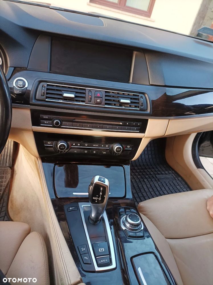 BMW Seria 5 530d xDrive - 18