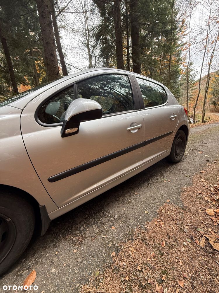 Peugeot 207 1.4 16V Presence - 5