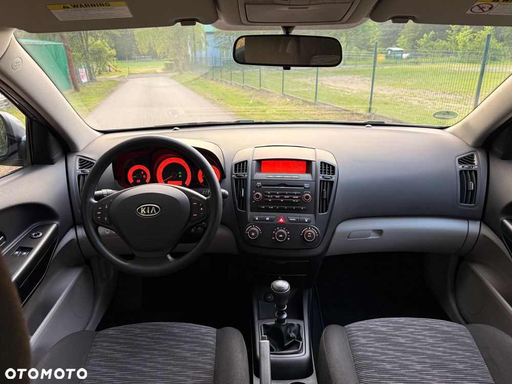 Kia Ceed 1.4 Comfort - 24