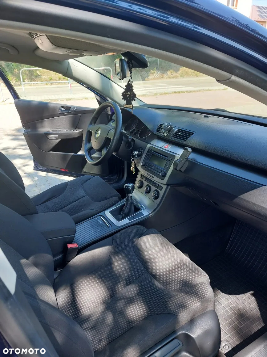 Volkswagen Passat 1.9 TDI Comfortline - 4