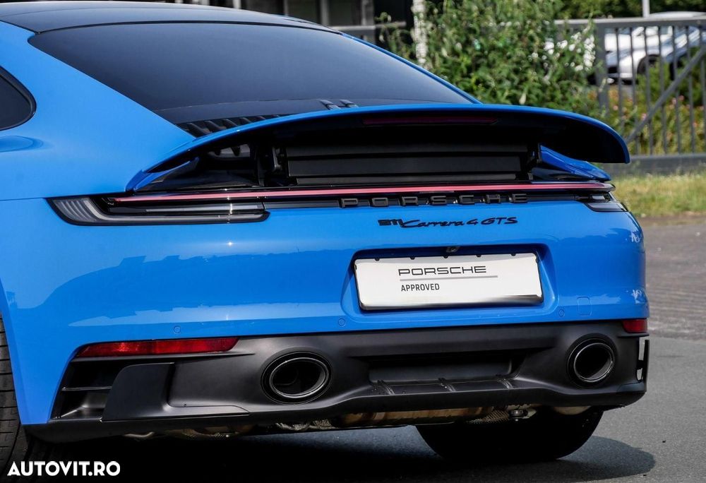 Porsche 911 Carrera 4 GTS PDK - 6