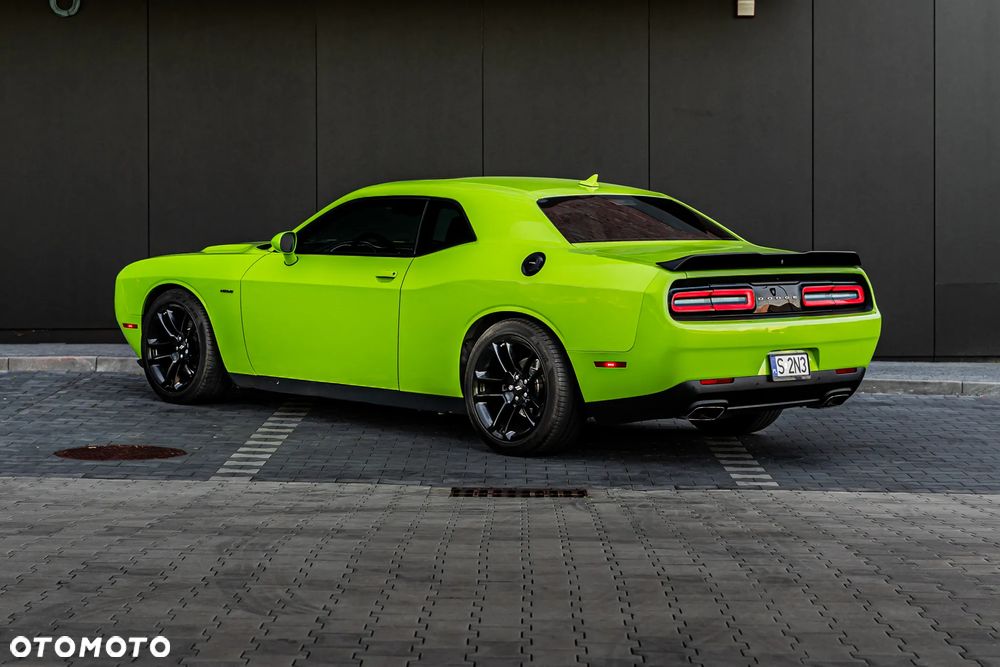 Dodge Challenger - 5
