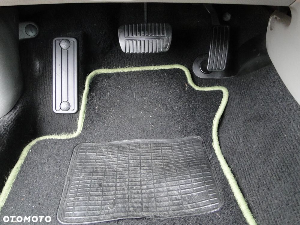 Subaru Forester 2.0 XC Celebration - 36