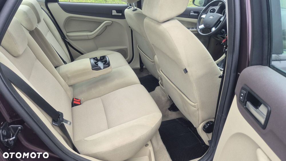 Ford Focus - 11