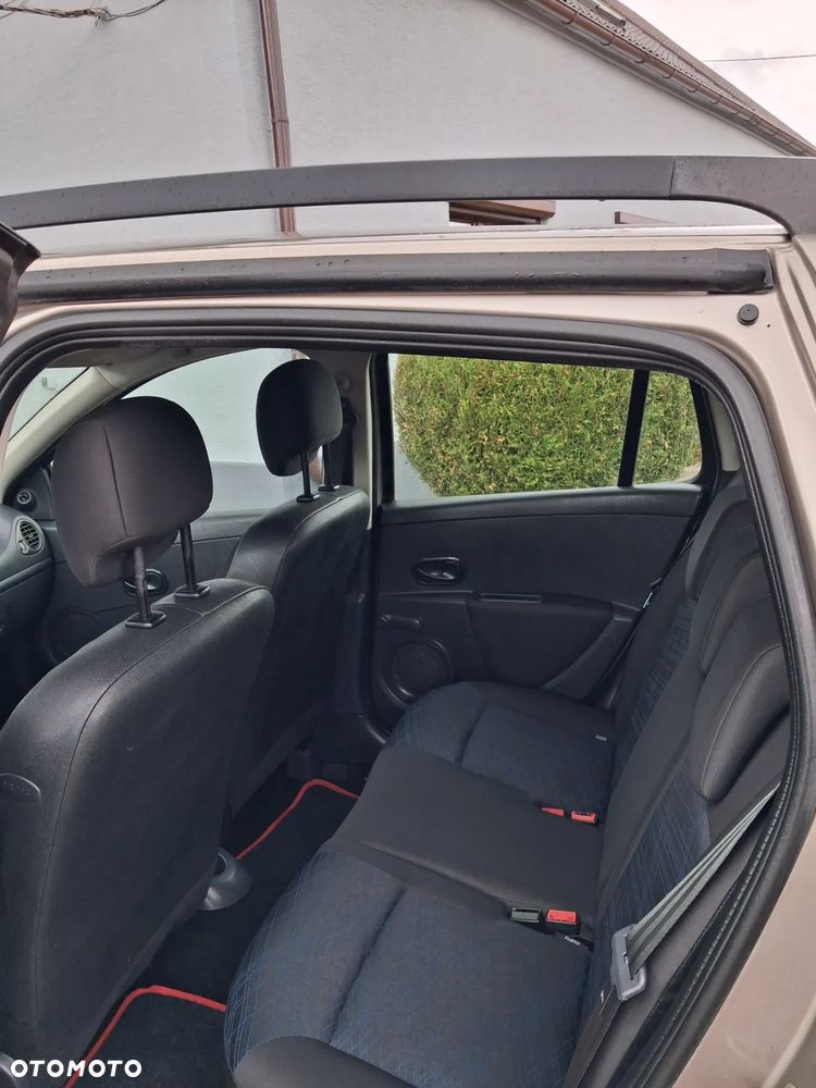 Renault Clio - 8